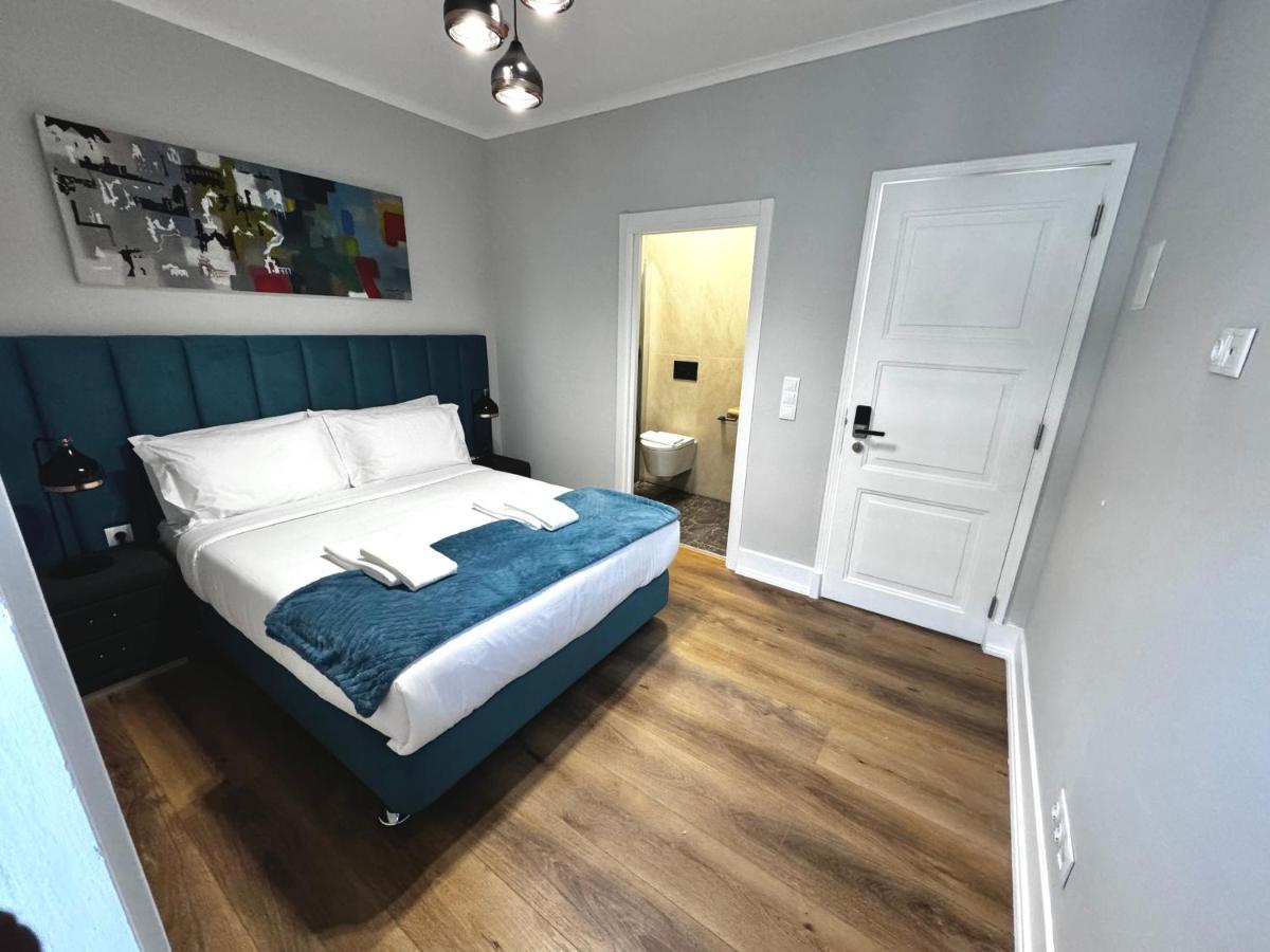 Relax And Explore And Bed & Breakfast