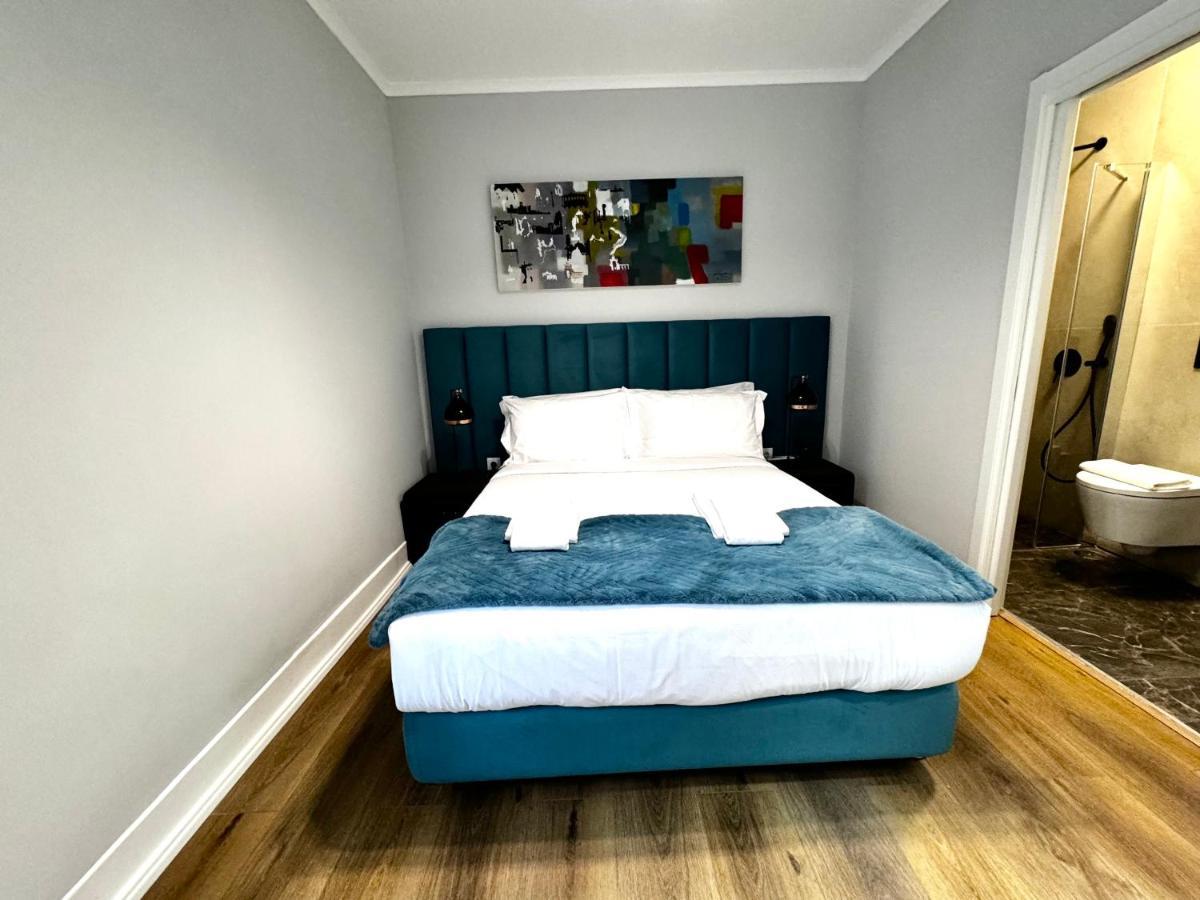 Bed & Breakfast Relax And Explore And *