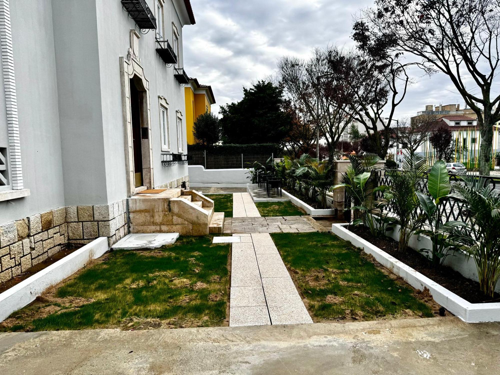 Relax And Explore And * Lisbon