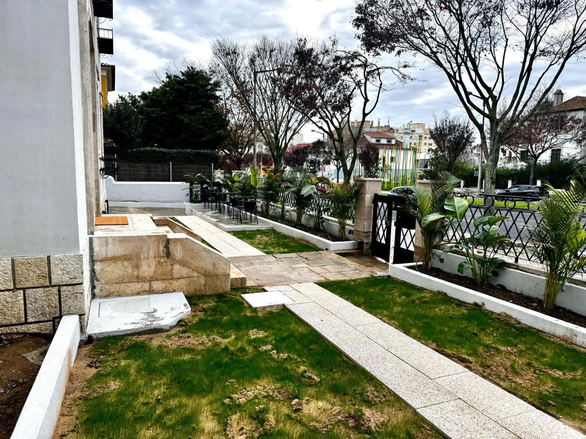 Relax And Explore And Bed & Breakfast Lisbon