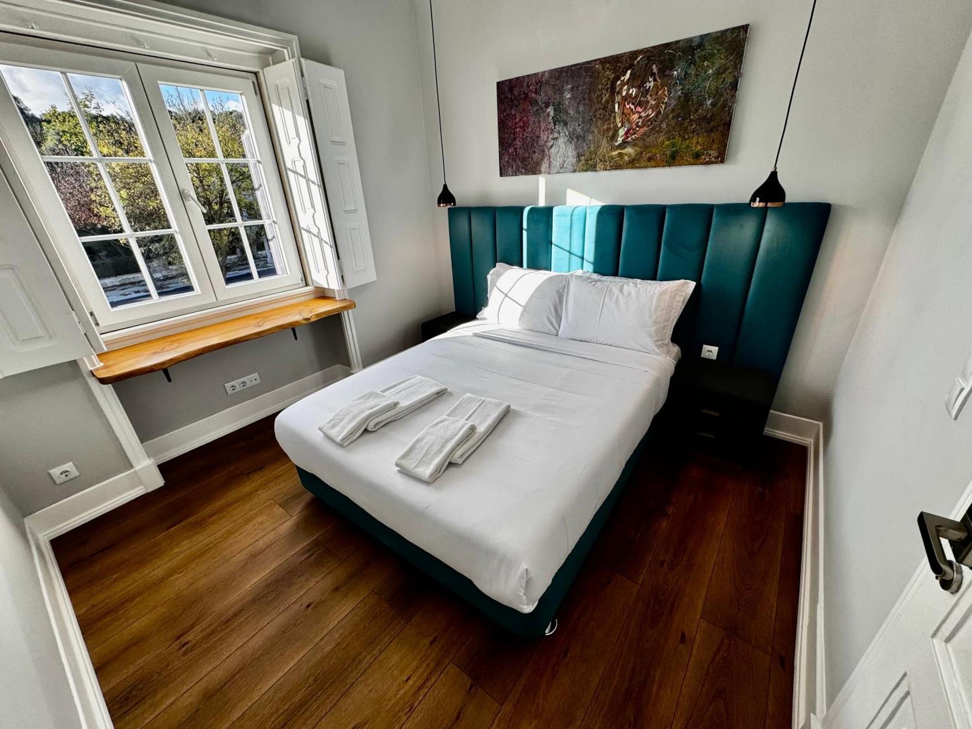 Relax And Explore And Bed & Breakfast Lisbon