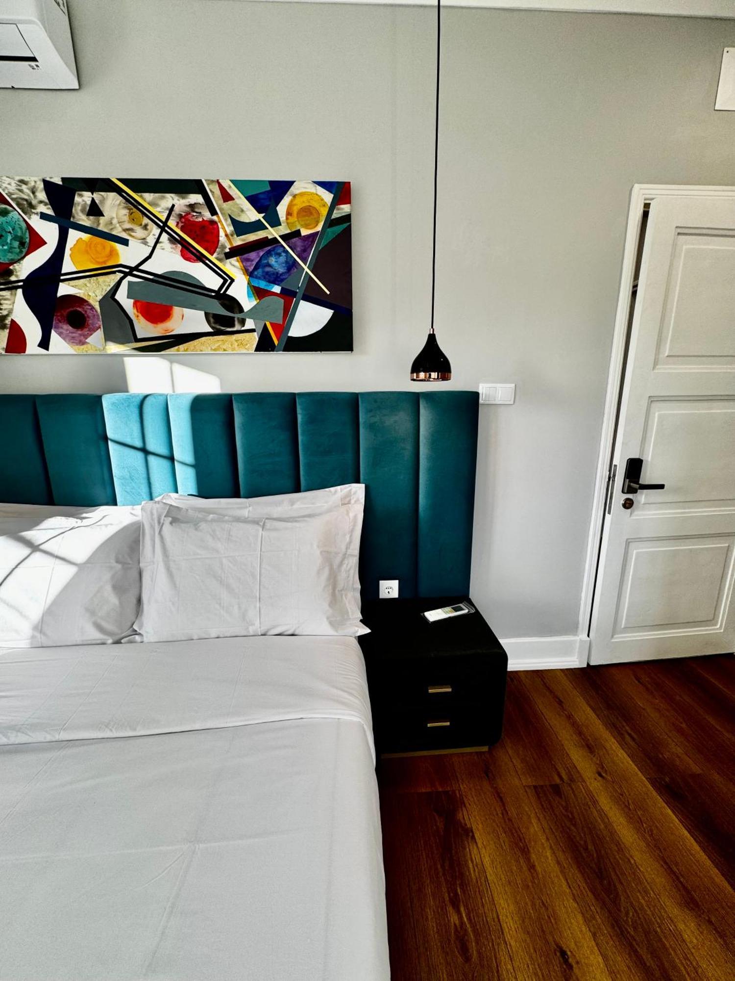 Bed & Breakfast Relax And Explore And Lisbon
