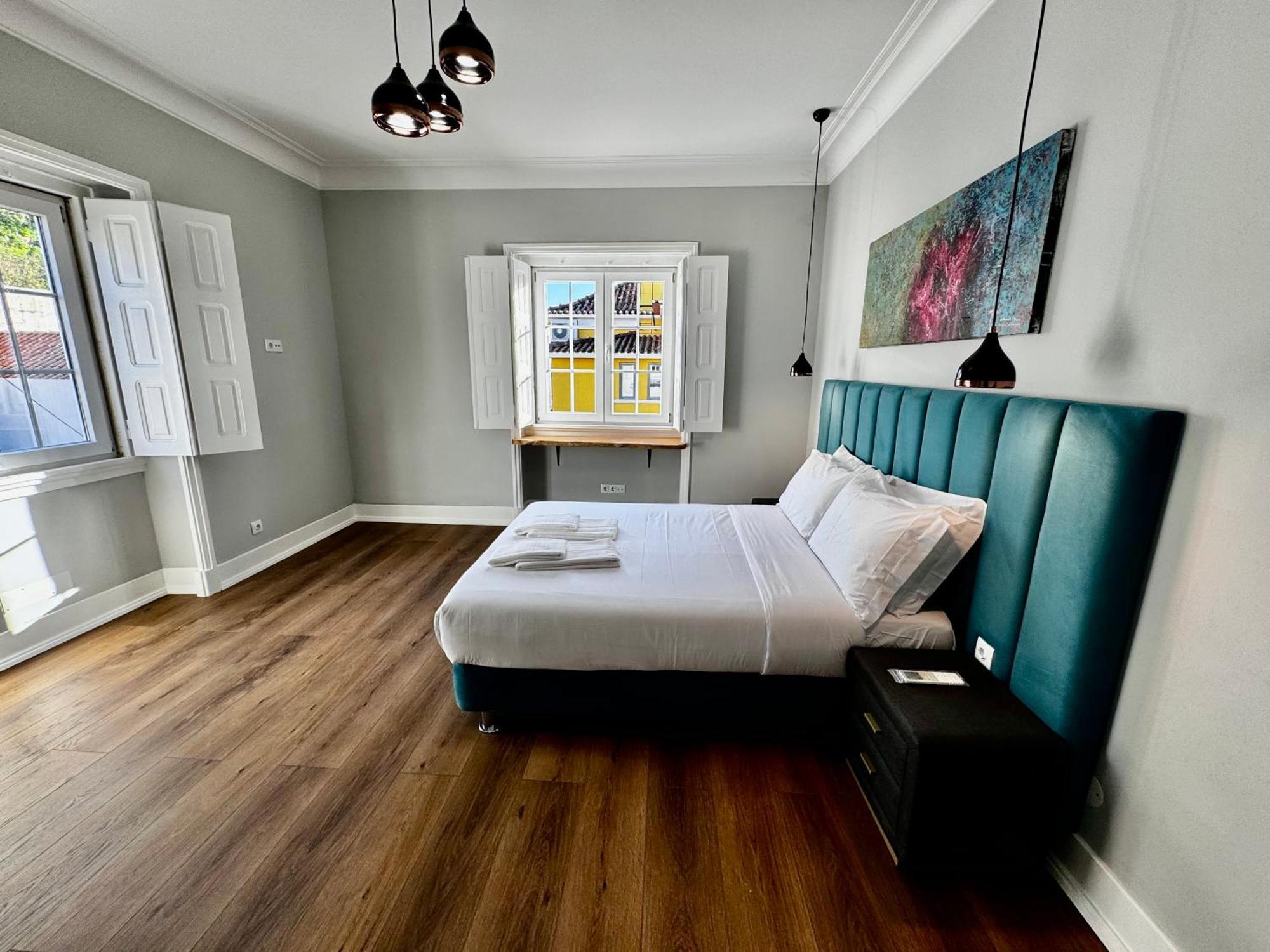 Relax And Explore And Bed & Breakfast
