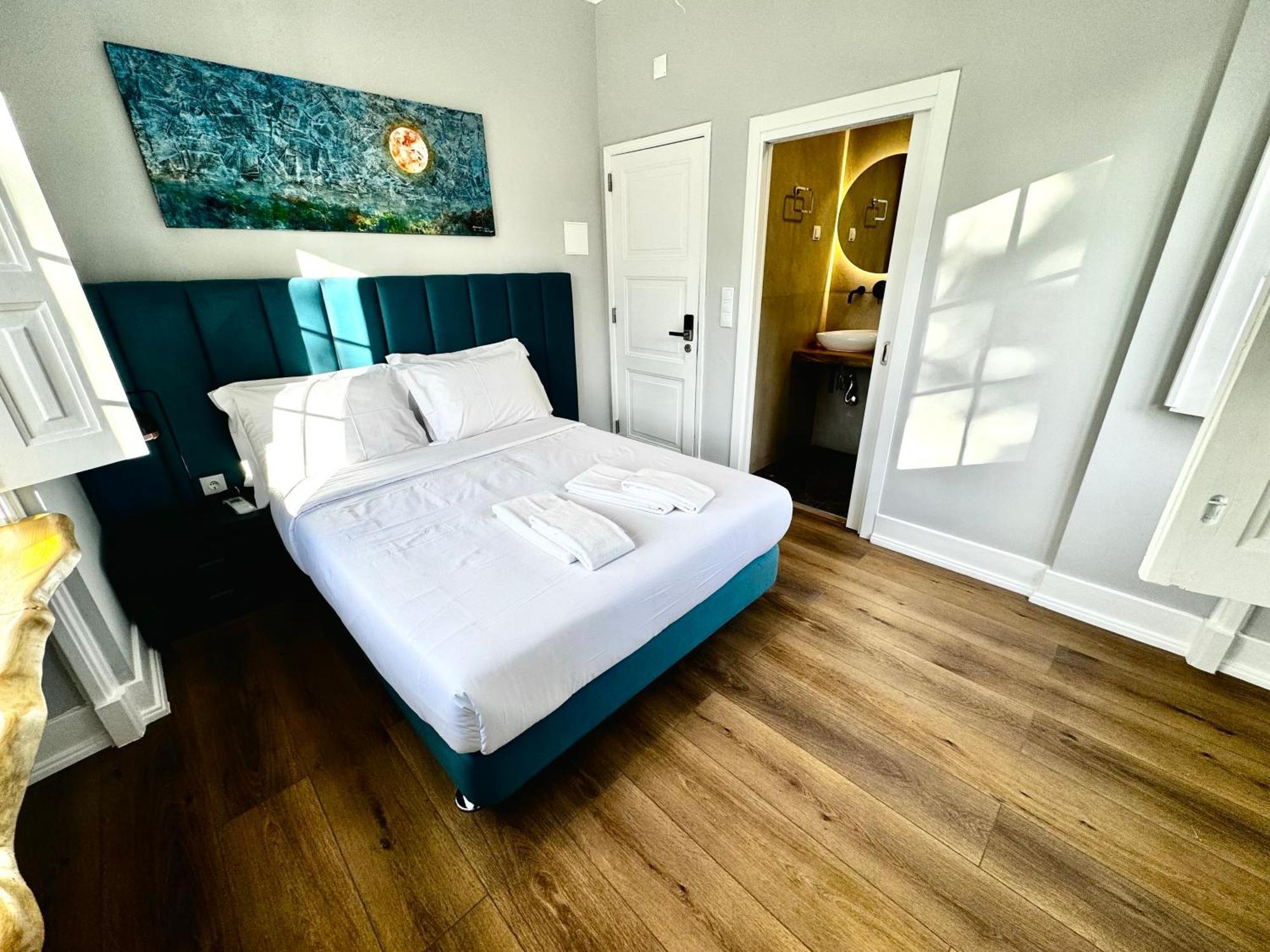 Relax And Explore And Bed & Breakfast